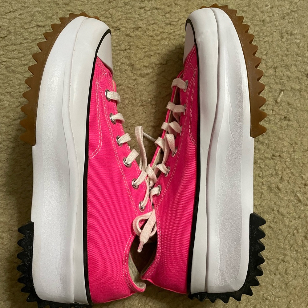 Converse Run Star Hike low top platform shoes in Hyper Pink 8.5